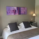 Hotel Logis Val De Vienne 3*