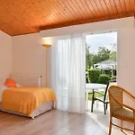 Logis Val De Vienne Hotel