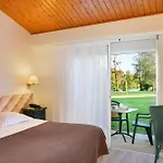 Hotel Logis Val De Vienne 3*