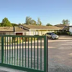 Logis Val De Vienne 3*
