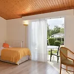 Logis Val De Vienne Hotel 3*