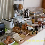Logis Val De Vienne Hotel