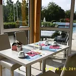 Logis Val De Vienne 3*