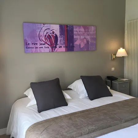 Hotell Logis Val De Vienne 3*