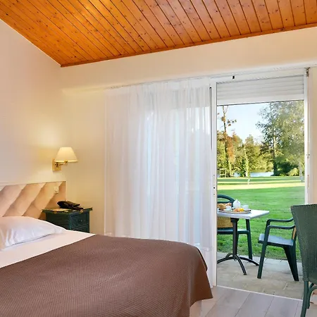 Hotell Logis Val De Vienne 3*