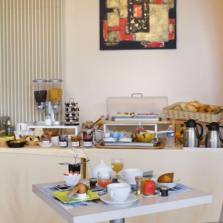 Hotell Logis Val De Vienne