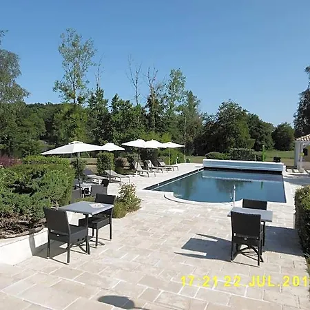 Logis Val De Vienne 3* Le Vigeant