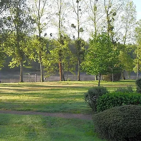 Logis Val De Vienne Hotel 3*