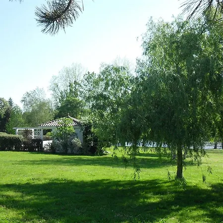 酒店 Logis Val De Vienne 勒维雅昂