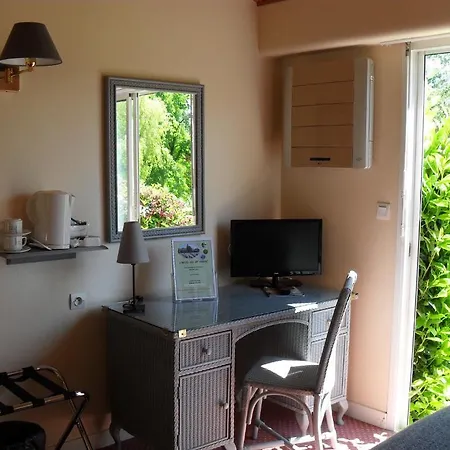 Hotel Logis Val De Vienne