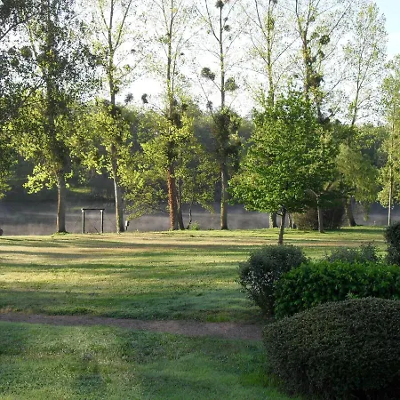 Hotell Logis Val De Vienne