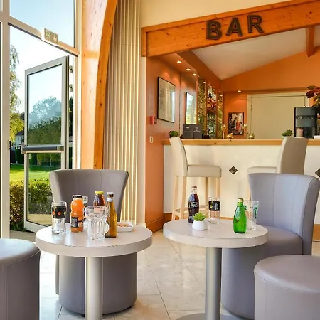 Logis Val De Vienne 3* Le Vigeant
