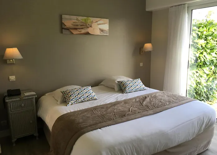 Hotel Logis Val De Vienne Le Vigeant