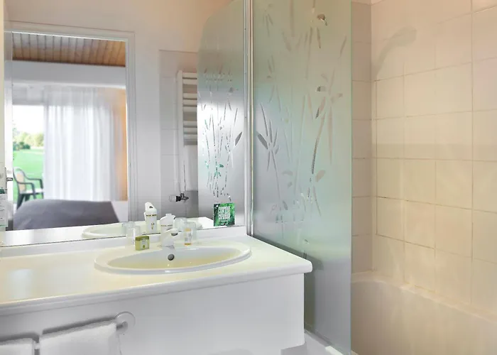 Logis Val De Vienne Hotel