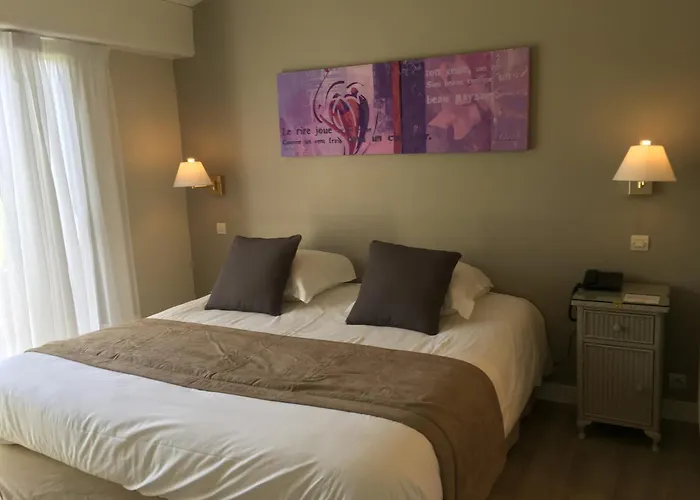 Hotel Logis Val De Vienne Le Vigeant