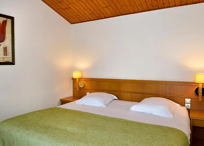 Logis Val De Vienne Hotel