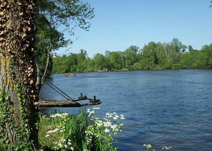 Hotel Logis Val De Vienne Le Vigeant