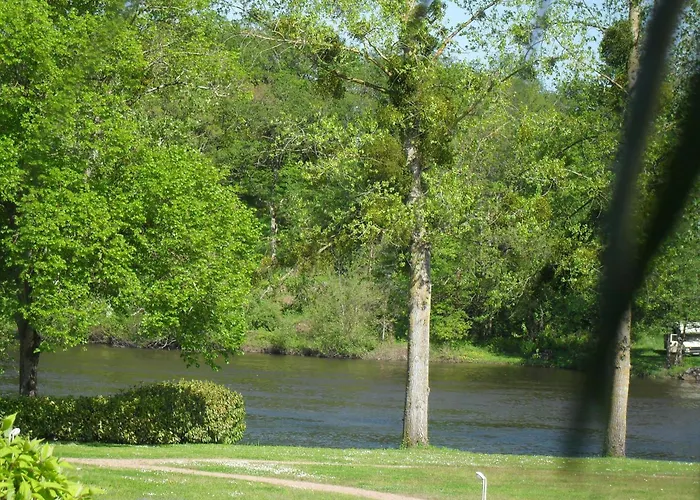 Hotel Logis Val De Vienne Le Vigeant