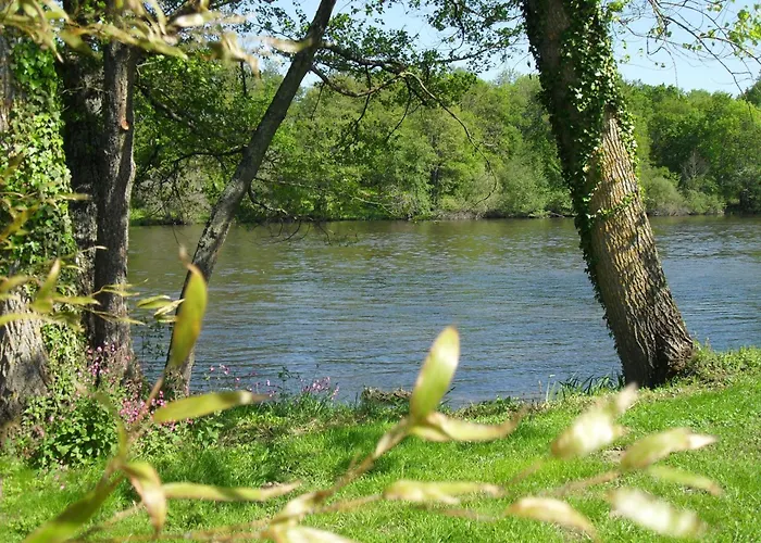 Hotel Logis Val De Vienne 3*