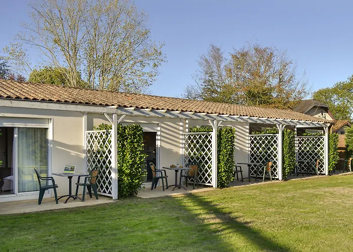 Logis Val De Vienne Hotel
