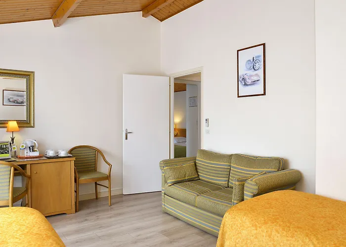 Hotel Logis Val De Vienne Le Vigeant