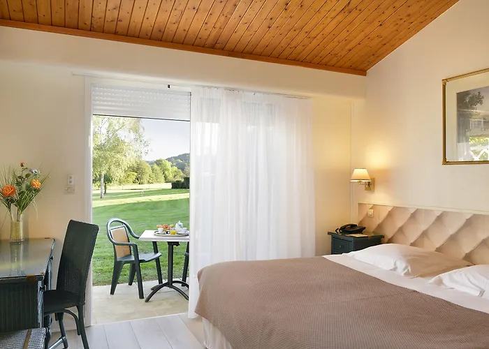 Hotel Logis Val De Vienne Le Vigeant