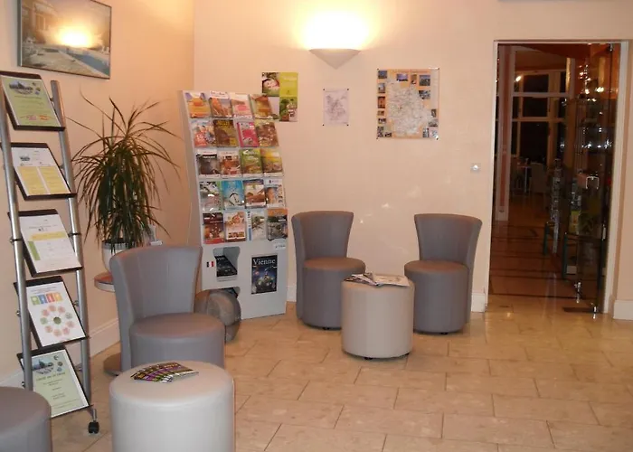 Logis Val De Vienne 3*