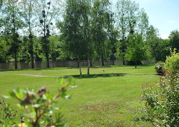 Hotel Logis Val De Vienne Le Vigeant