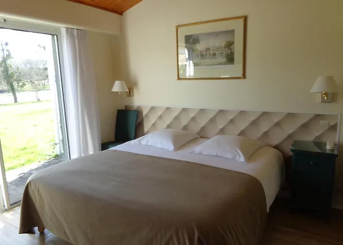 Logis Val De Vienne 3* Le Vigeant