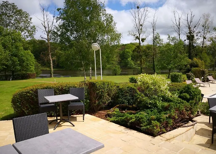 Logis Val De Vienne 3* Le Vigeant