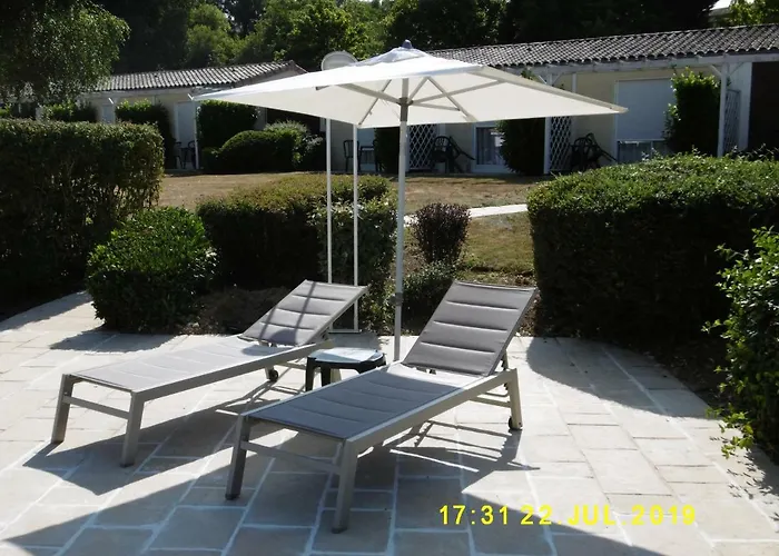 Logis Val De Vienne 3*